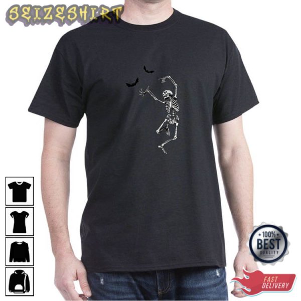 Dancing With The Bats – Skeleton Holiday Halloween T-Shirt