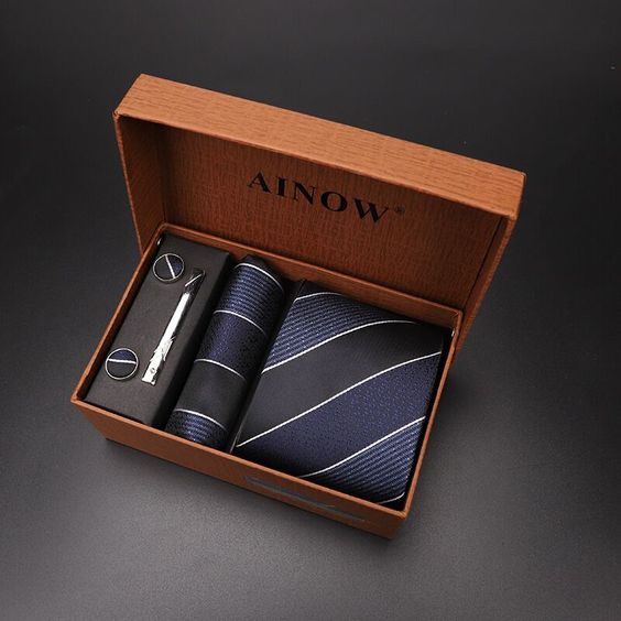 Tie and tie clip gift for dad