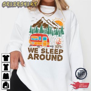Camping Lover Retro 90s We Sleep Around Camping Vintage T-Shirt