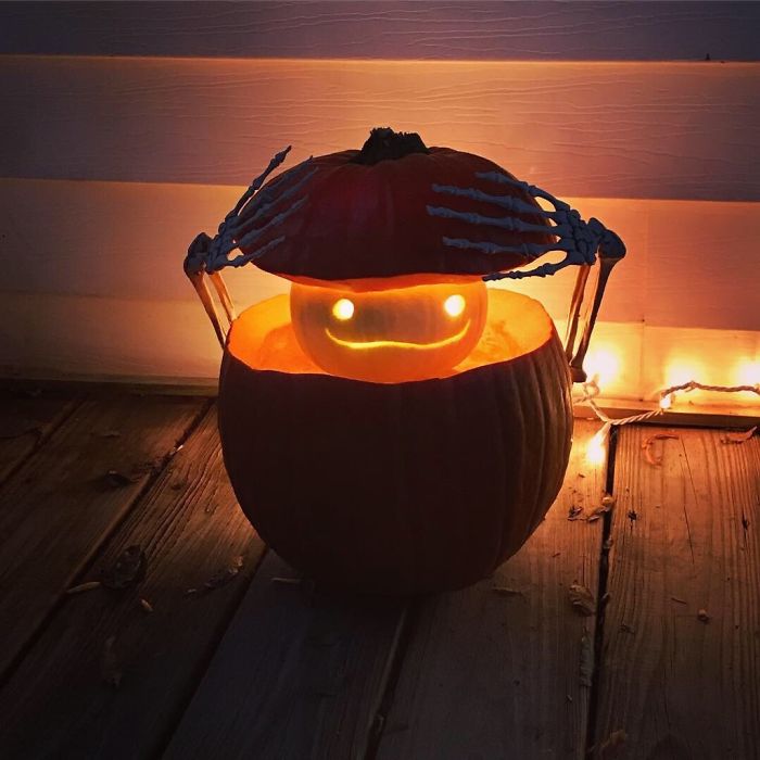 25 Times People Took Halloween Pumpkin Carving To A Whole New Level 10