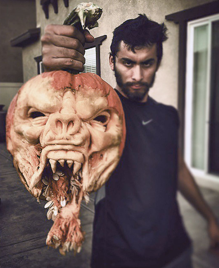 25 Times People Took Halloween Pumpkin Carving To A Whole New Level 11