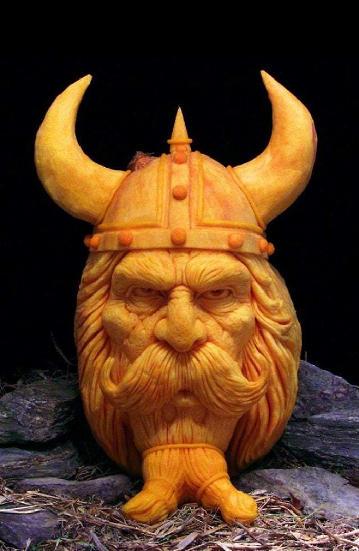 25 Times People Took Halloween Pumpkin Carving To A Whole New Level 16