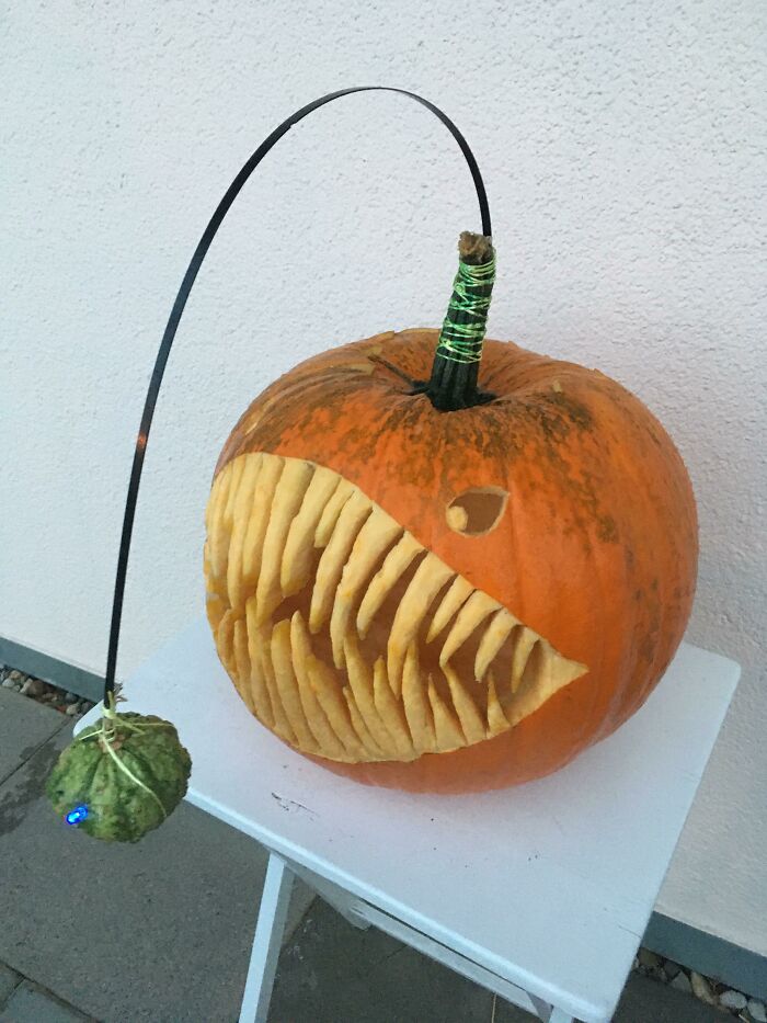 25 Times People Took Halloween Pumpkin Carving To A Whole New Level 24