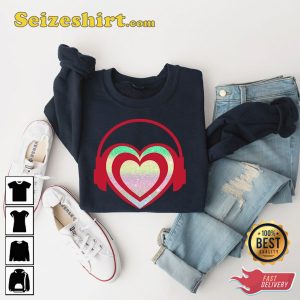 Headphones Heart Vibe Love Women Valentines Gift Unisex T-Shirt