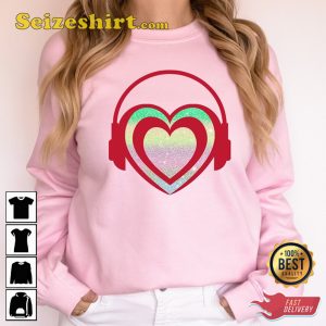 Headphones Heart Vibe Love Women Valentines Gift Unisex T-Shirt