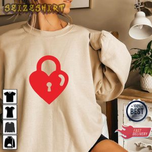 Hearth Lock And Key Couple Lovers Valentines Day T-Shirt Design