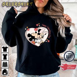 Mickey and Minnie In Love Mickey Minnie Kissing Women Valentines Day Hoodie