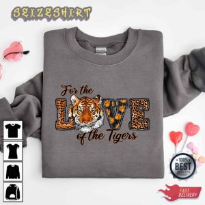 Valentines Day Tiger Love Day Shirts For Men Women Animal T-Shirt