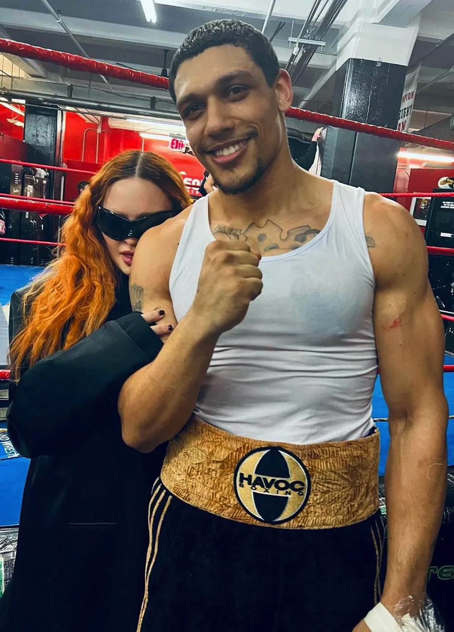 Madonna Dates a Boxer (2)