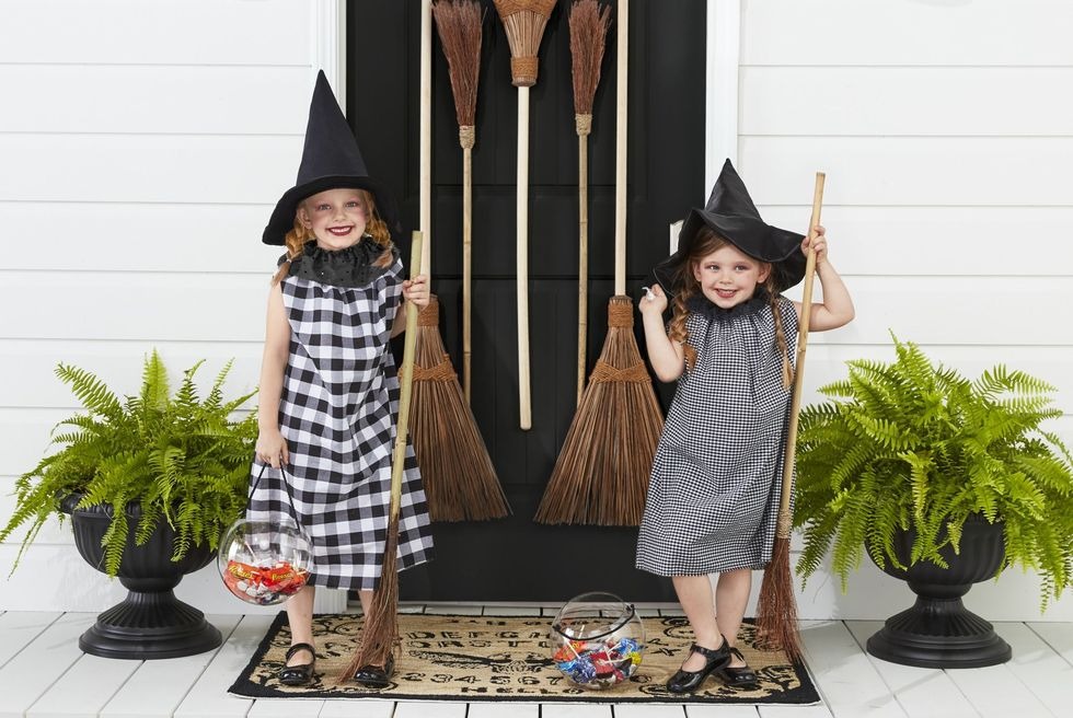 10 Spooktacular Halloween Activities for Kids and Adults (11)